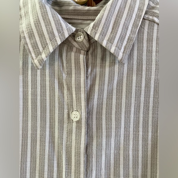 MAX STUDIO short sleeve shirt Size Large Beige & White striped Wore 2x too long - Picture 3 of 10